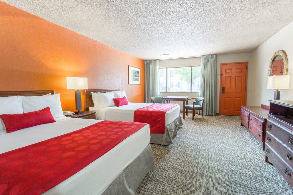 Dobson Ranch Inn Меса Екстериор снимка